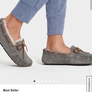 Ugg womens Dakota slipper size 7 is pewter